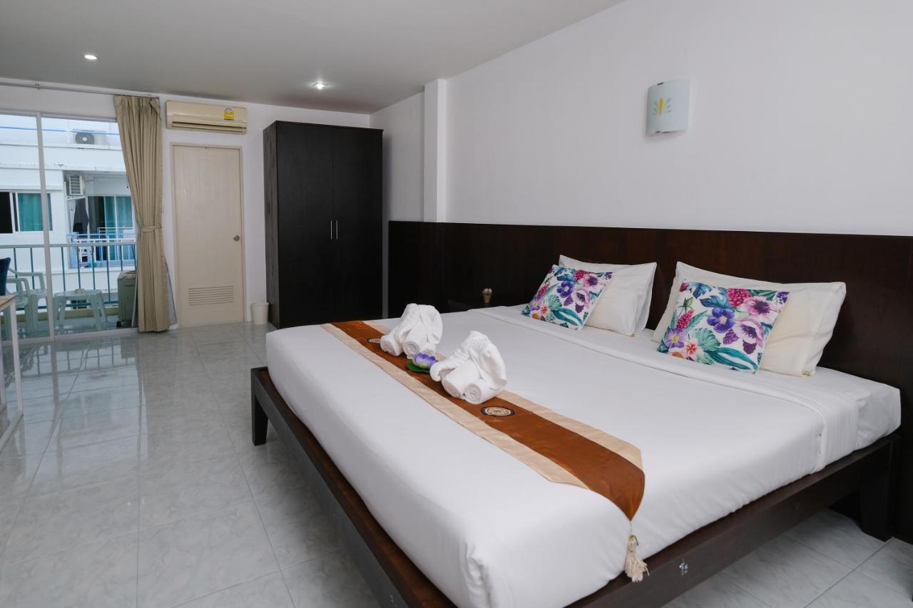 Kiwi Boutique Hotel Patong Exterior photo