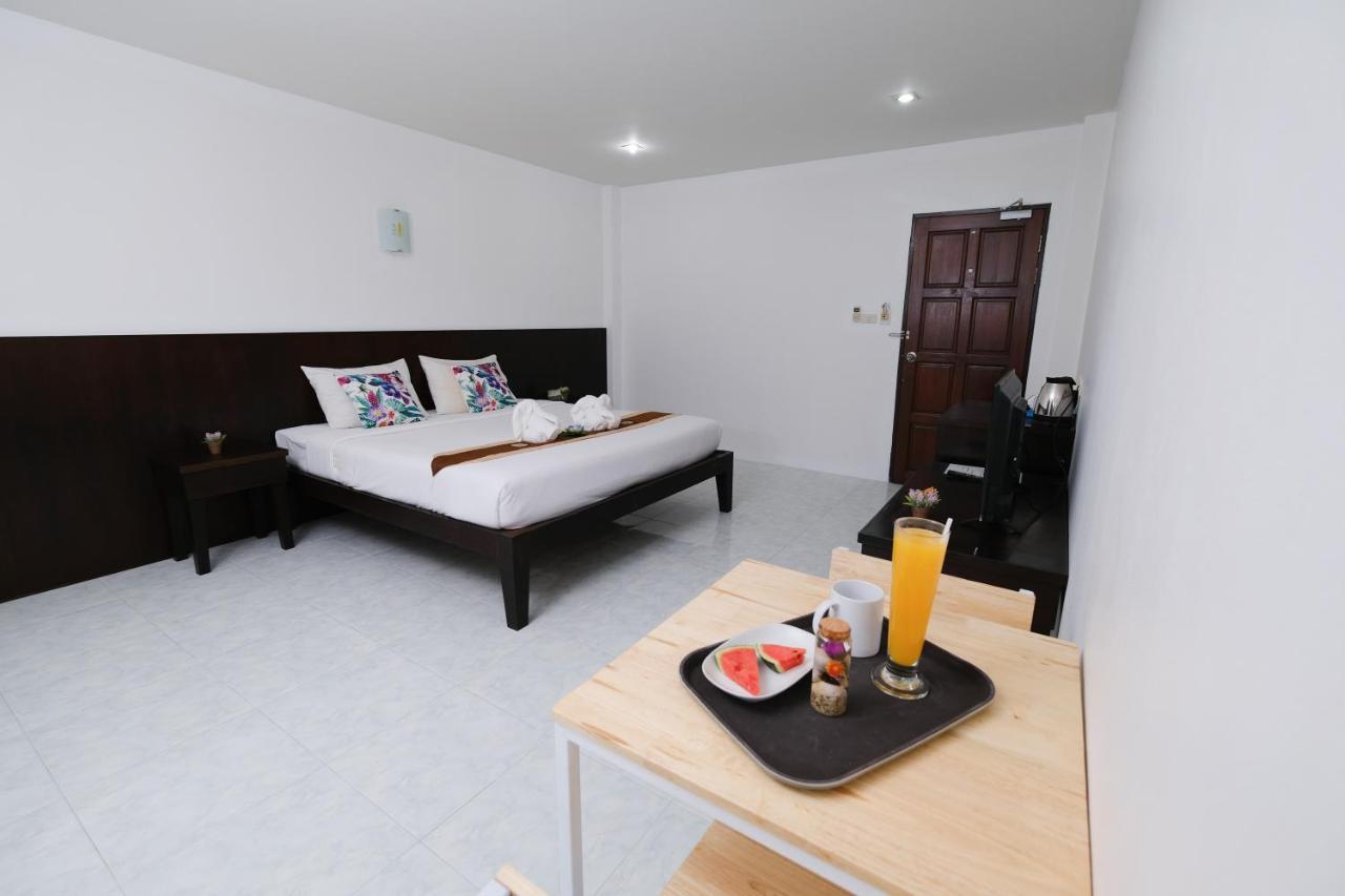Kiwi Boutique Hotel Patong Exterior photo
