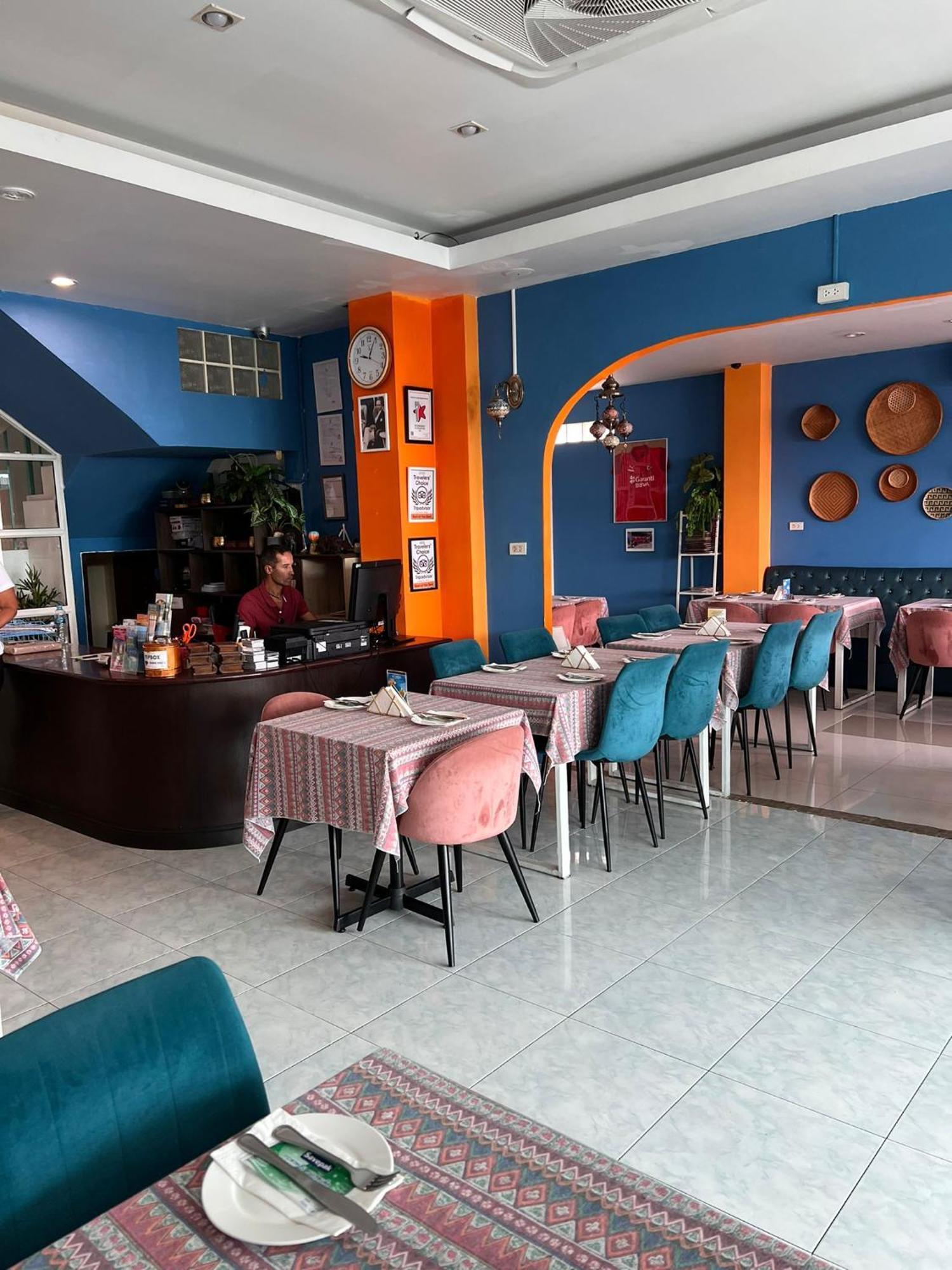 Kiwi Boutique Hotel Patong Exterior photo